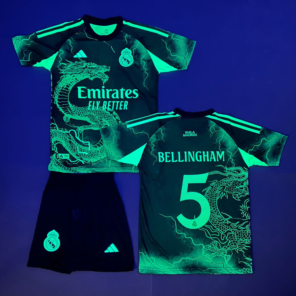 Gyerek fluoreszkáló mez szett Real Madrid, Bellingham. Neonzöld sárkány kiadás 2025