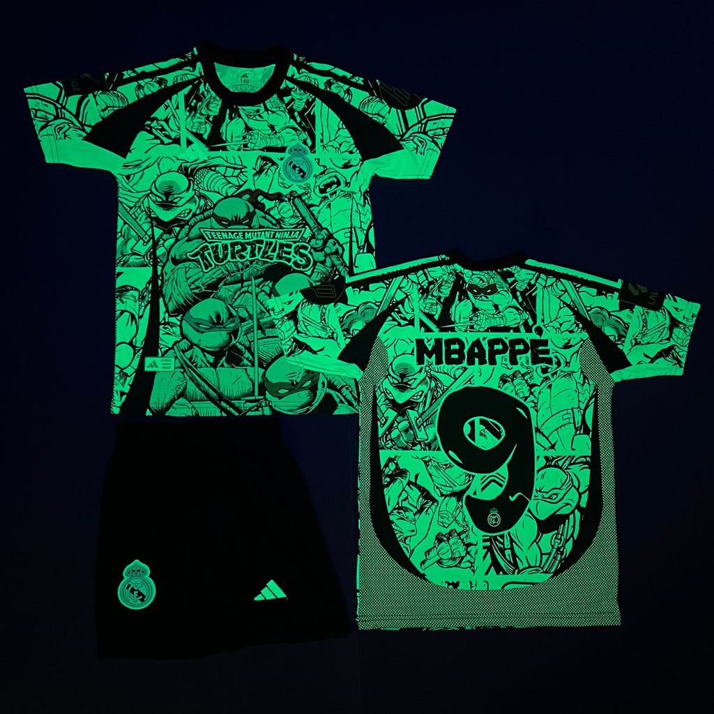 Gyerek fluoreszkáló mez szett Real Madrid, Mbappe. Neon nindzsa teknőcök kiadás 2025